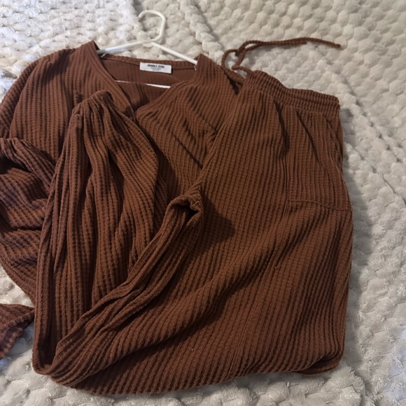 Double Zero Rust Cardigan - Picture 2 of 3